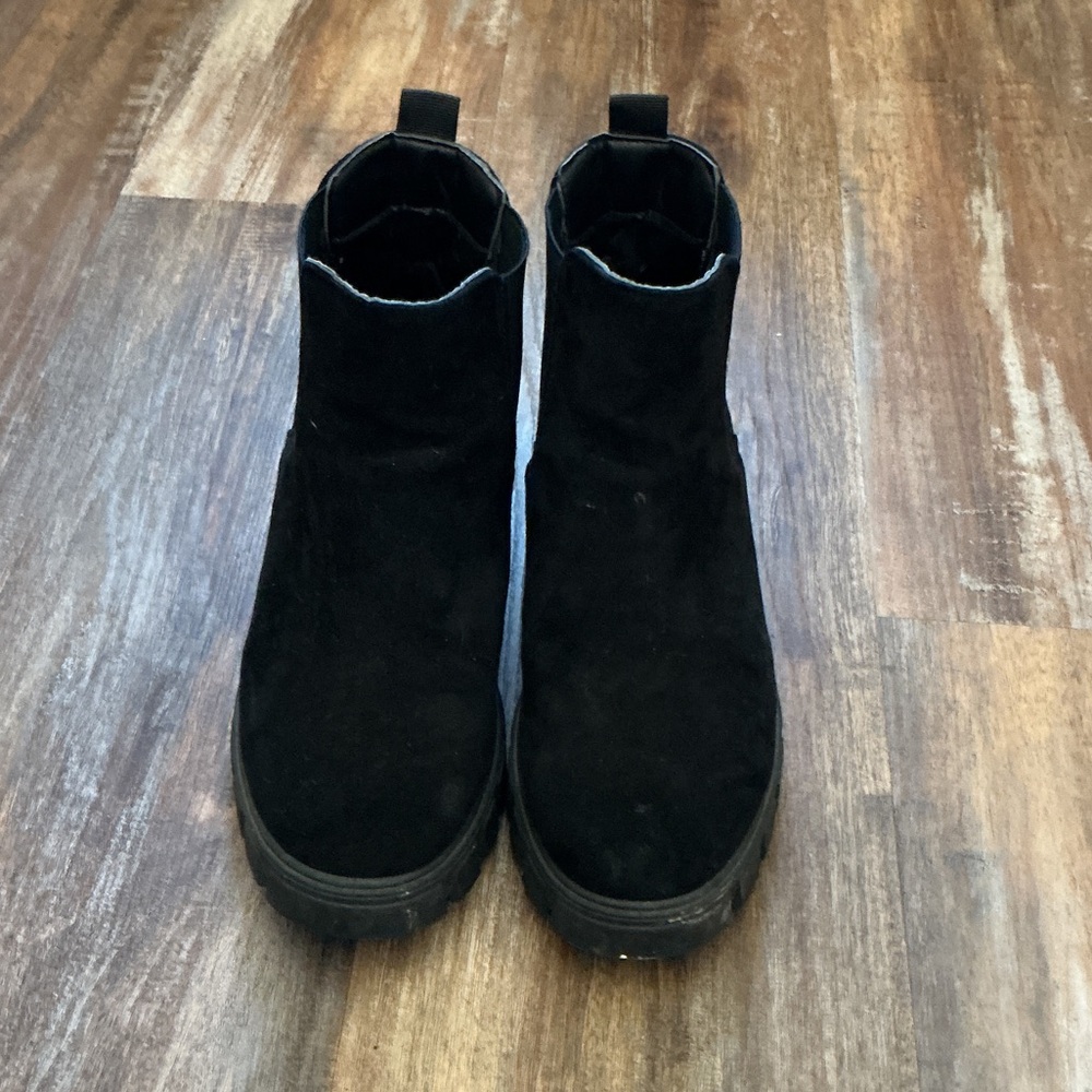 TOP Moda Suede Black Ankle Booties